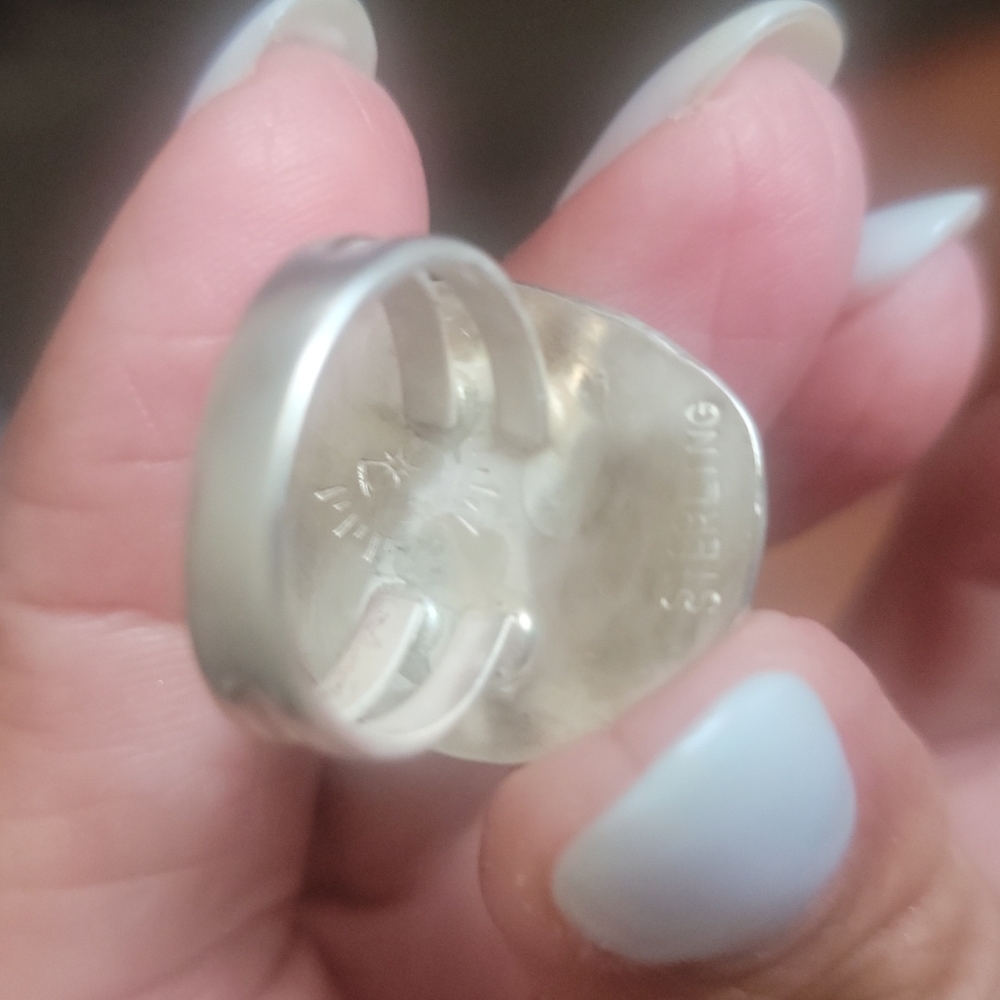 RING - Picture 2 of 5